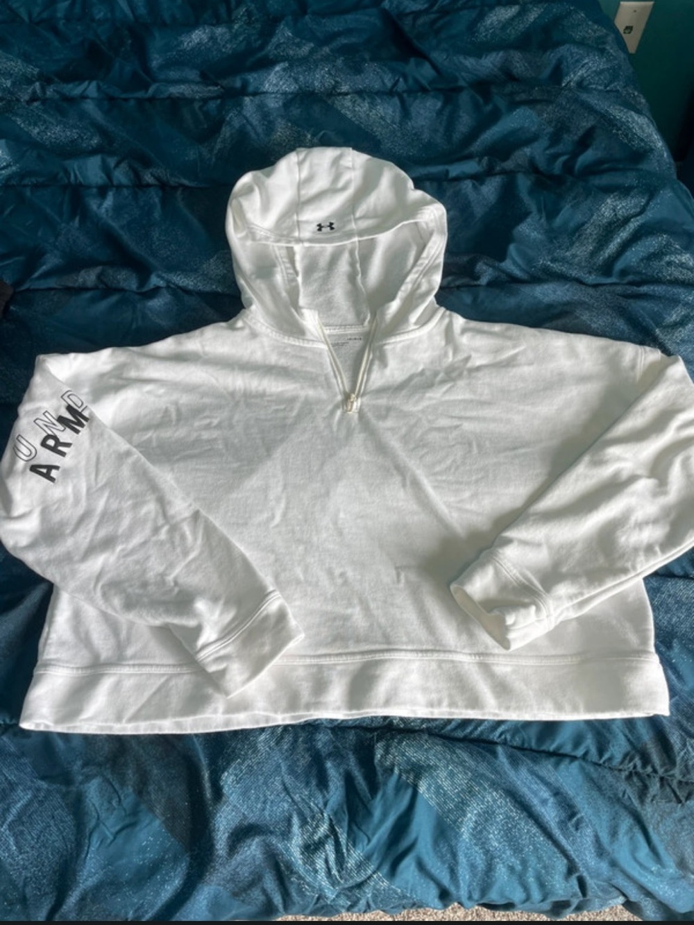 Under Armour Women’s White Hooded Cropped Quarter Zip Pullover Sweater